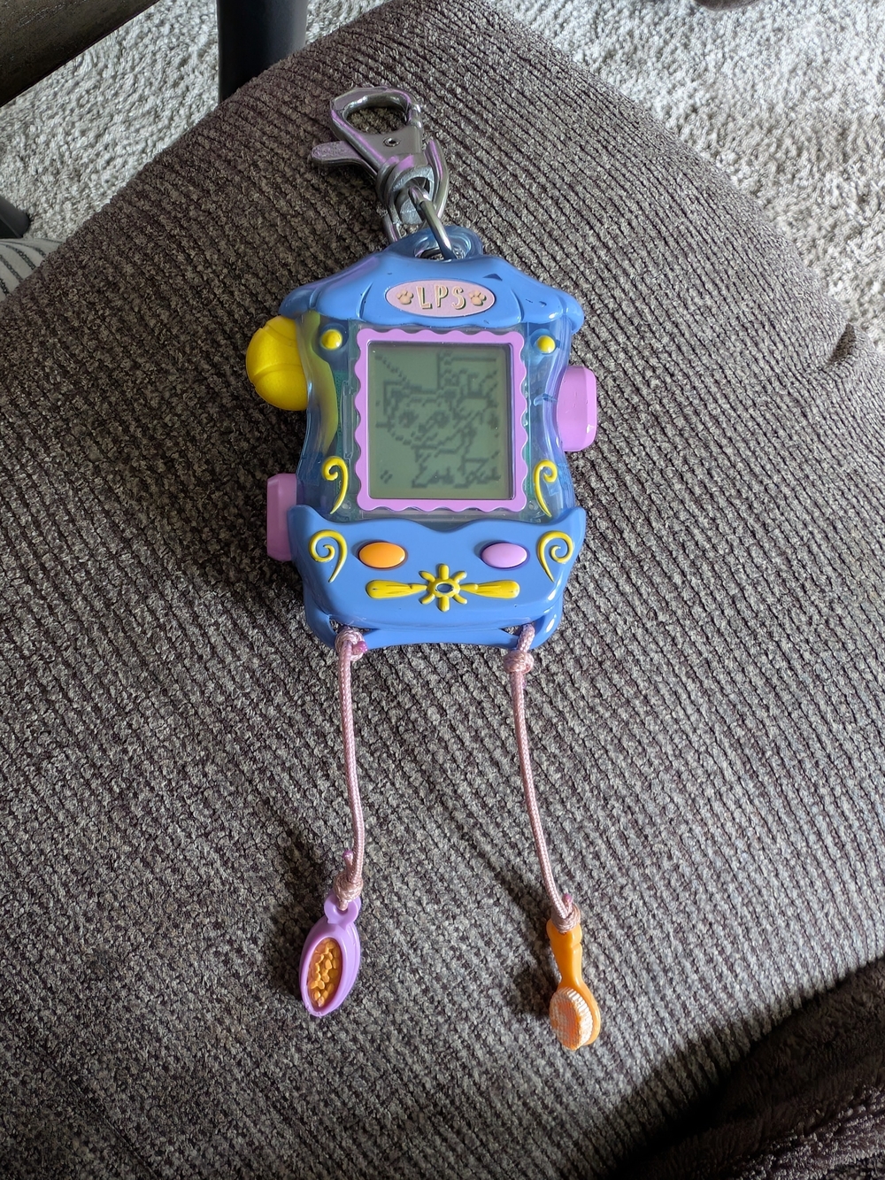 2006 Hasbro Littlest Pet Shop digital virtual pet keychain